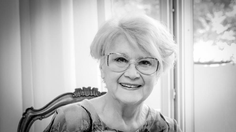 Galambos Erzsi Kossuth- és Jászai Mari-díjas színésznő, érdemes és kiváló művész, a Halhatatlanok Társulata és a József Attila Színház örökös tagja