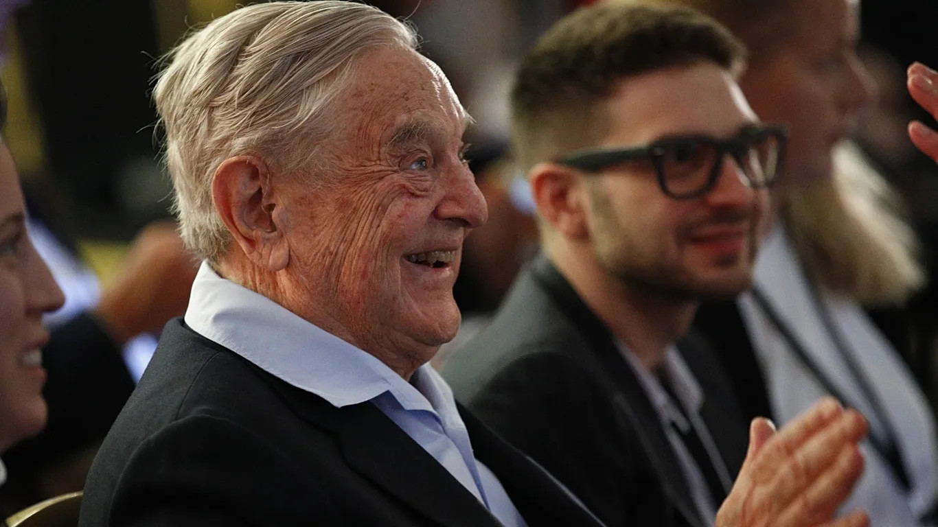 Archív fotó: Soros György és fia, Alexander egy párizsi uniós rendezvényen - Szerzői jogok AP Photo/Francois Mori