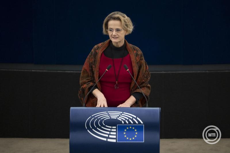 Győri Enikő, a Fidesz európai parlamenti (EP-) képviselője felszólal az Európai Parlament strasbourgi plenáris ülésén 2024. december 18-án. MTI/Bodnár Boglárka