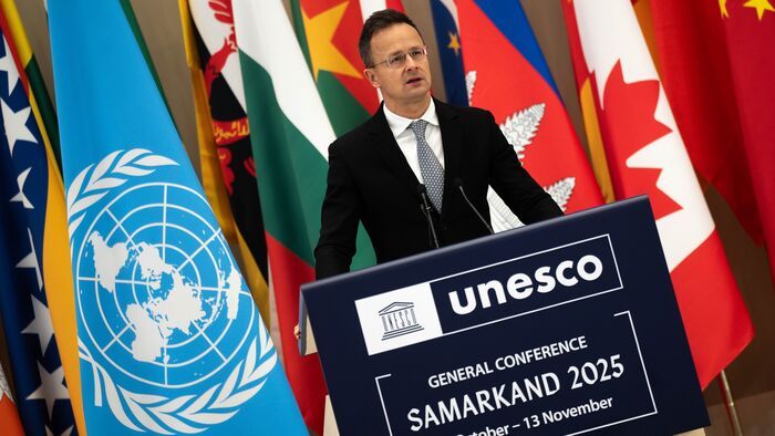 A Külgazdasági és Külügyminisztérium (KKM) által közreadott képen Szijjártó Péter külgazdasági és külügyminiszter felszólal az ENSZ Nevelésügyi, Tudományos és Kulturális Szervezetének (UNESCO) 43. Közgyűlésén Szamarkandban 2025. október 31-én. MTI/KKM