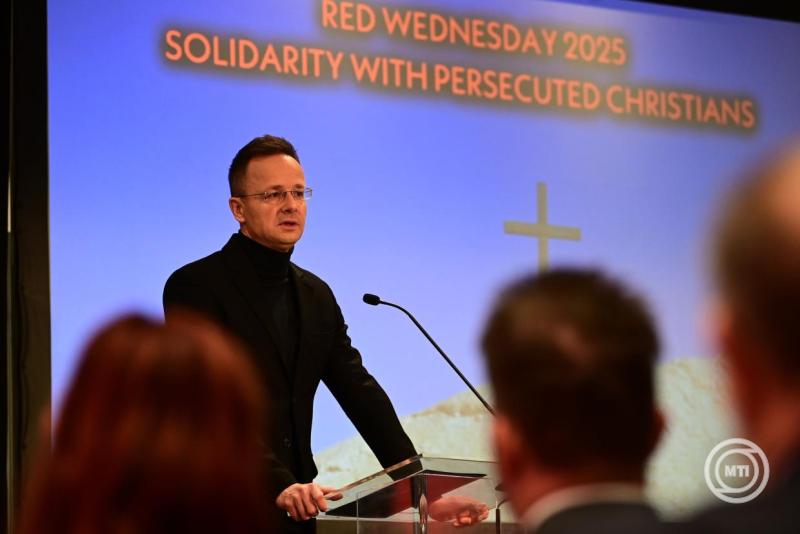 Szijjártó Péter külgazdasági és külügyminiszter beszédet mond a Red Wednesday 2025 Szolidaritás az üldözött keresztényekkel konferencián a budapesti Corinthia Hotelben 2025. november 19-én. MTI/Kovács Attila