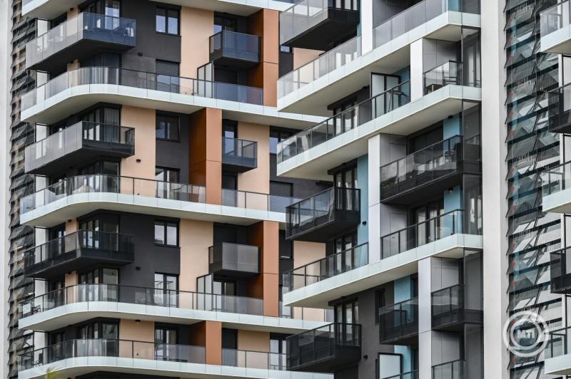 Új építésű társasházak Óbudán, a Folyamőr utcában 2025. július 11-én. MTI/Szigetváry Zsolt